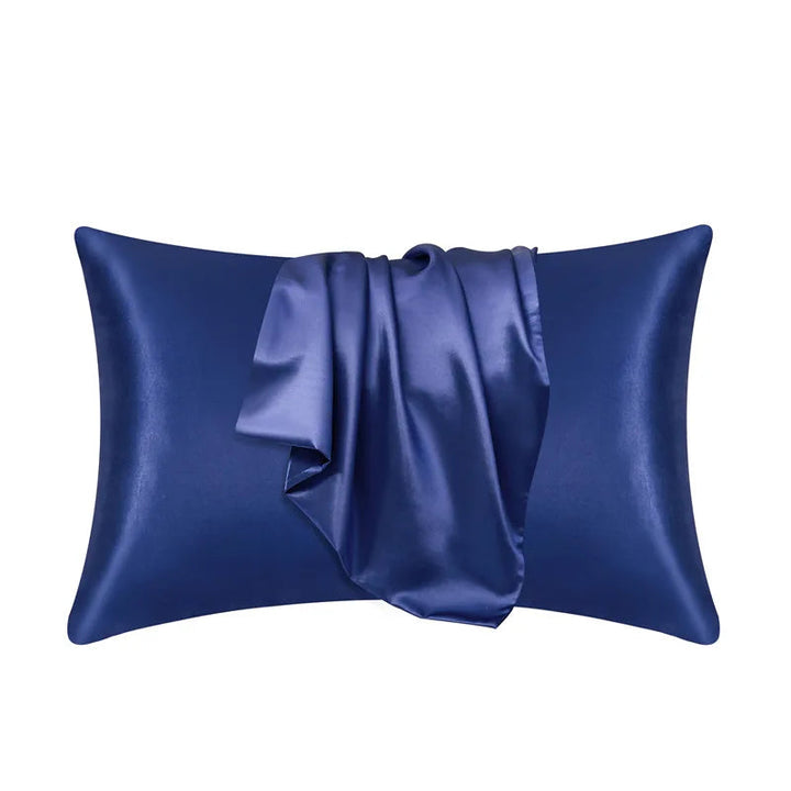 Experience ultimate comfort with our temperature-regulating silk pillowcase