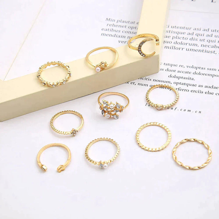 Trendy 20-piece women's jewelry set: a collection of gold & silver boho rings with diverse styles.