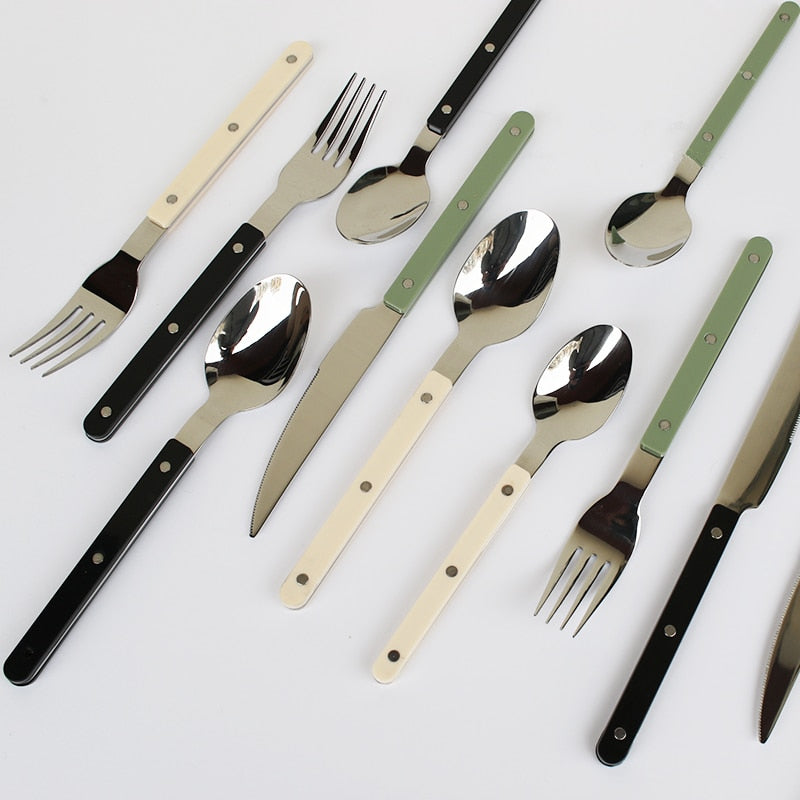 Complete 24-piece stainless steel cutlery set with Western design, ideal for 6 diners