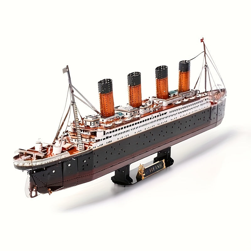A detailed Titanic 3D metal ship model kit, perfect for desktop decor.