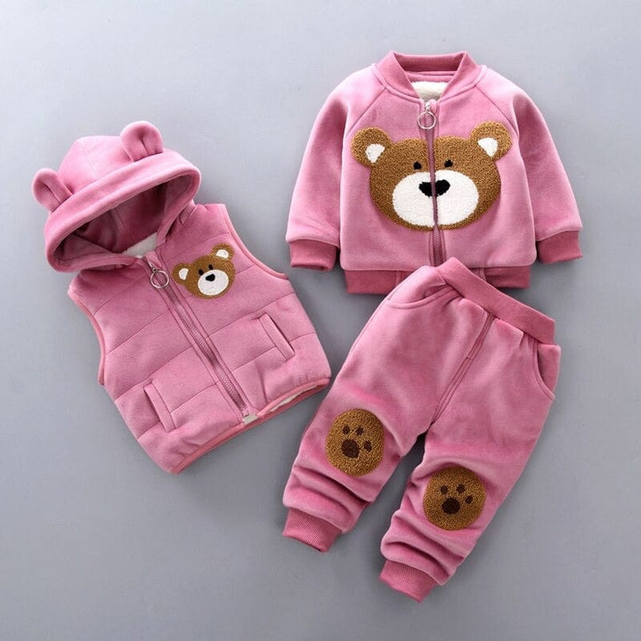 Cozy bear clothing set for kids. Adorable toddler winter outfit for boys & girls, featuring a cute bear design.