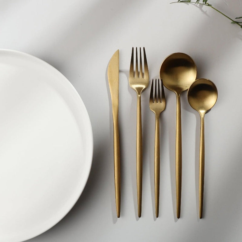 Rose gold Aurora tableware set, a stylish choice for contemporary kitchenware.