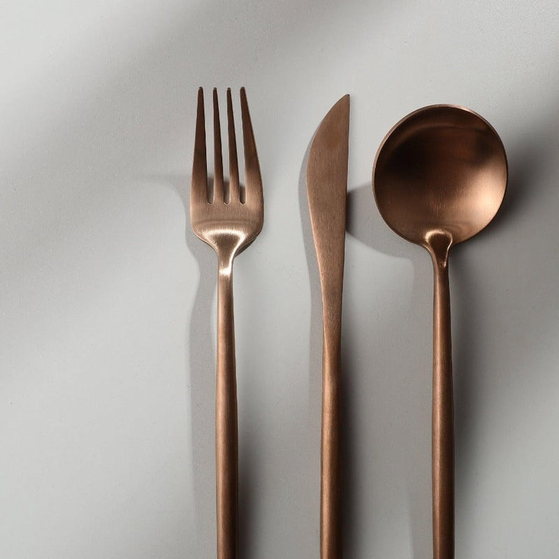 Aurora modern gold cutlery, a key element for elegant table settings.