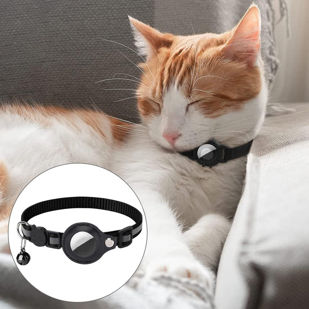 Black cat GPS tracker collar for pet safety, featuring quick release and reflective design. Adjustable for outdoor cats.