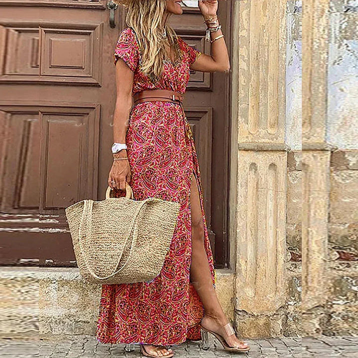Casual women's floral maxi dress in a bohemian style, great for summer, spring, and vacation comfort.