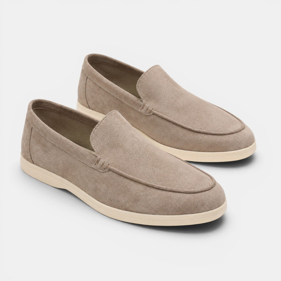 Men's comfortable black loafers, easy slip-on everyday footwear for versatile outfits.