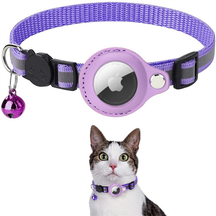 Durable nylon cat collar, adjustable with GPS tracker & reflective design, ensuring pet comfort & enhanced safety.