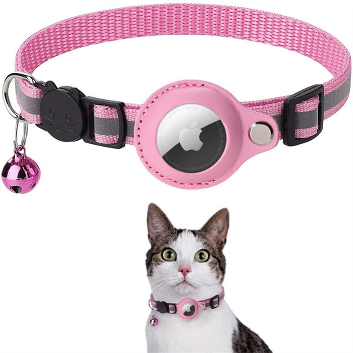 Adjustable quick release cat collar with GPS tracker & reflective design for superior feline safety & tracking.