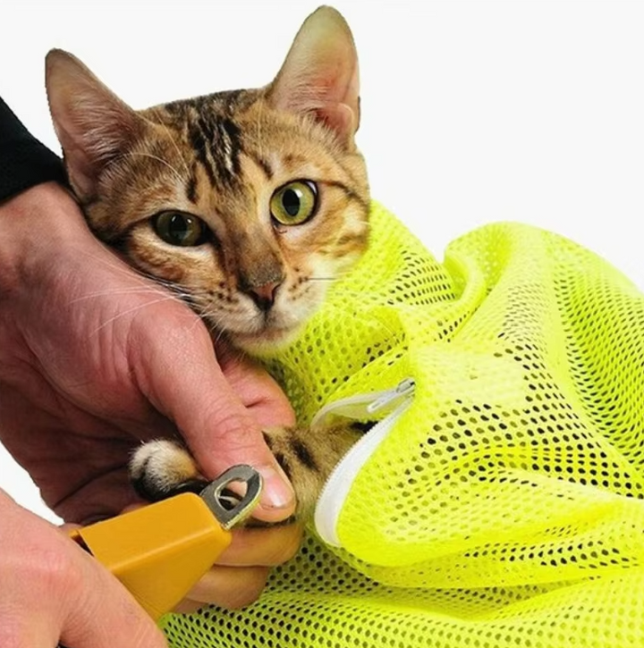 Cat Mesh Grooming Bag for stress-free bathing & nail care. Secure pet restraint for hygiene.