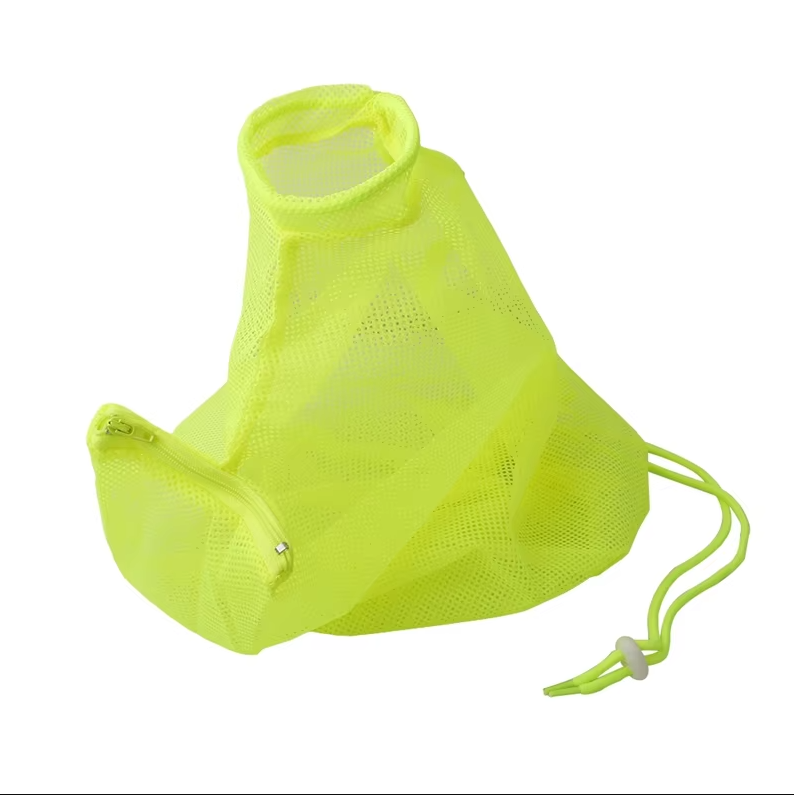 Comfortable Cat Restraint for grooming. Breathable mesh bag ensures stress-free bathing & nail clipping.