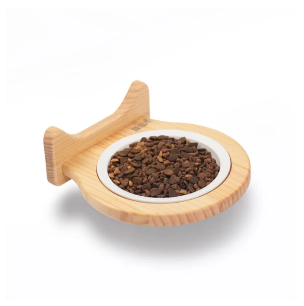 Elevated pet bowl: wall-mounted cat food bowl with a cloud wood frame. Perfect for comfortable dining and pet care.