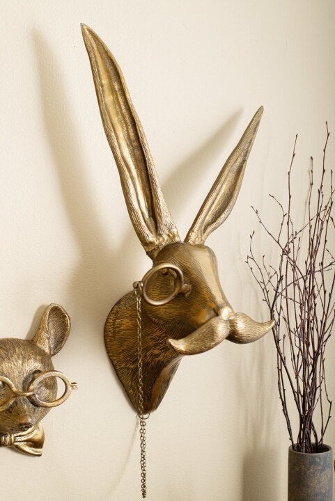 Unique animal resin art, perfect wall accent for gifts or personal collection.