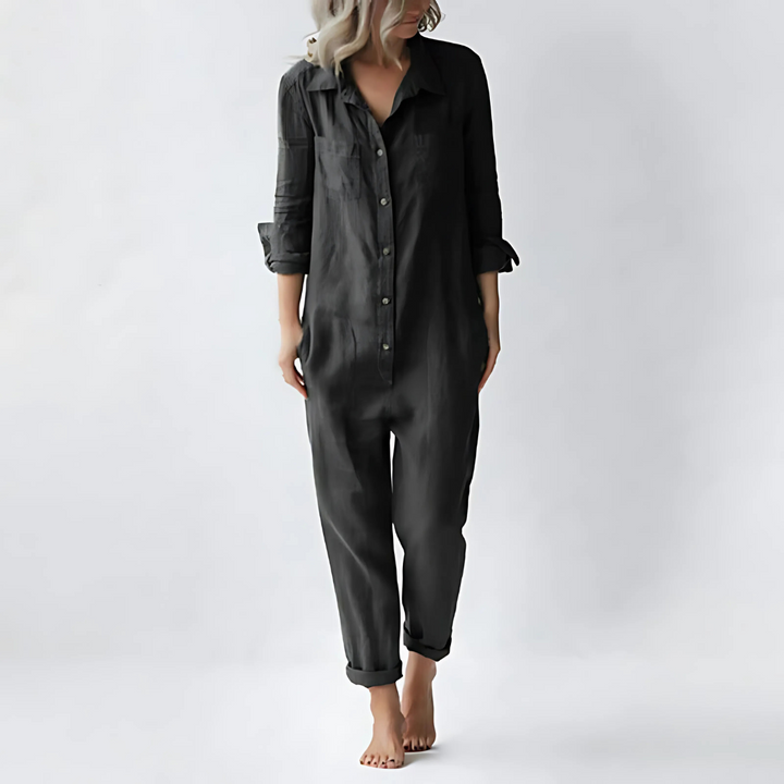 Fashionable women's jumpsuit for casual wear, combining comfort, pockets, and a stylish button front.