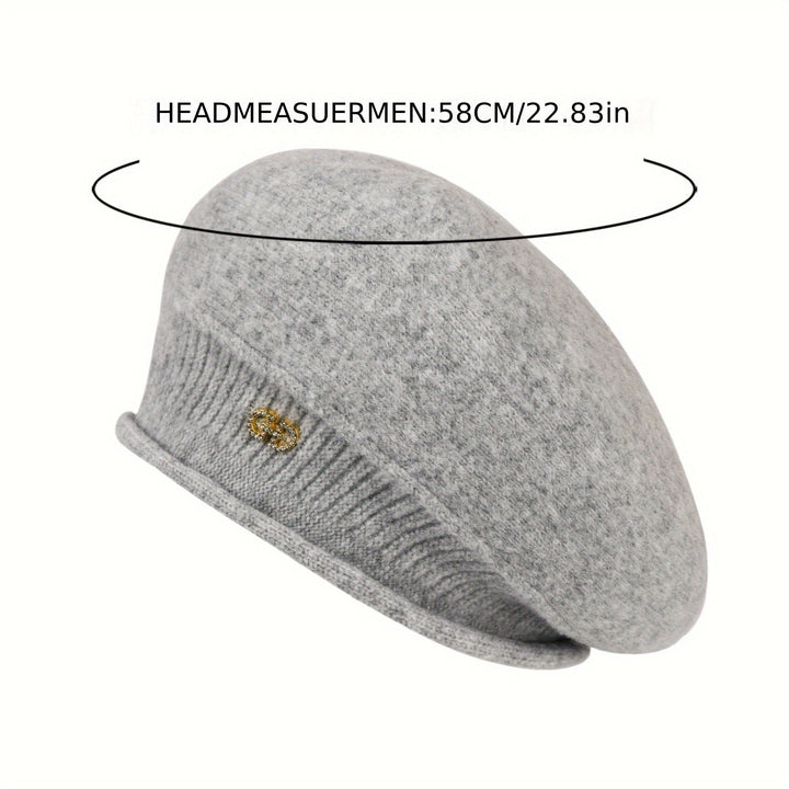 Chic knitted beret for women, an elegant and warm winter accessory.