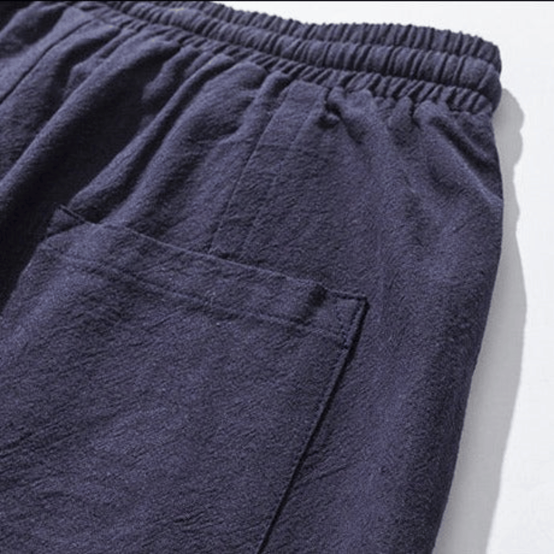 Stylish women's wide-leg casual pants in classic black.