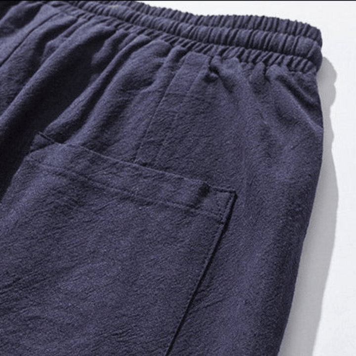 Stylish women's wide-leg casual pants in classic black.
