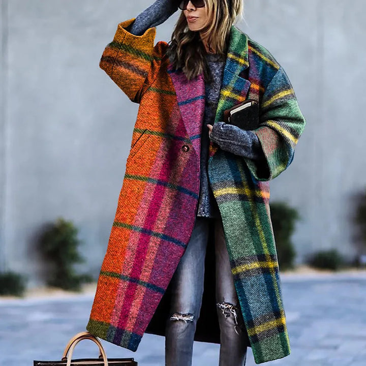 Chic oversized coat for women, stylish and comfortable outerwear.