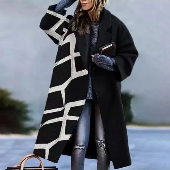 Comfortable jacket with an oversized silhouette, ideal for cooler weather.