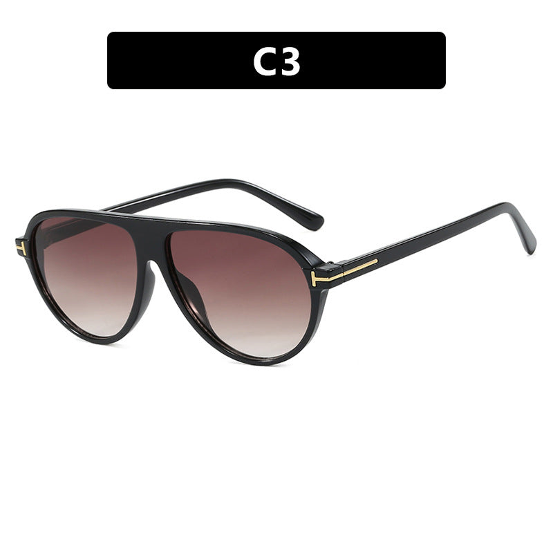 UV protection oversized sunglasses for women, a stylish accessory for any outfit. Modern metal frame eyewear.