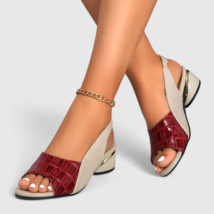 Stylish green women's open-toe summer sandals featuring an adjustable buckle for a comfortable, versatile fit.