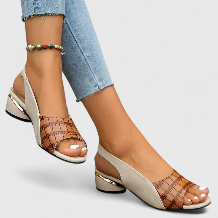 Versatile brown women's open-toe flat sandals, ideal chic summer footwear for everyday comfort & style.