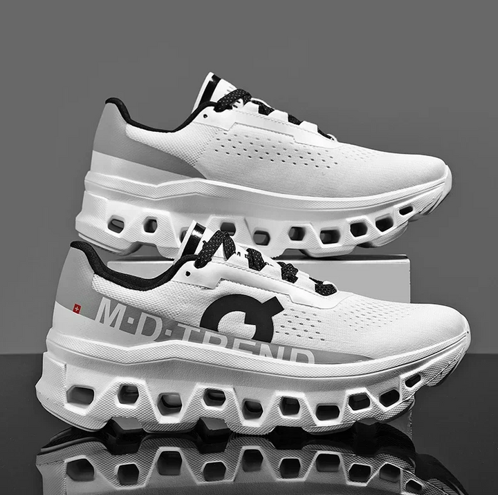 Chic und Stil lightweight women's running shoes, perfect for athletic or casual wear.
