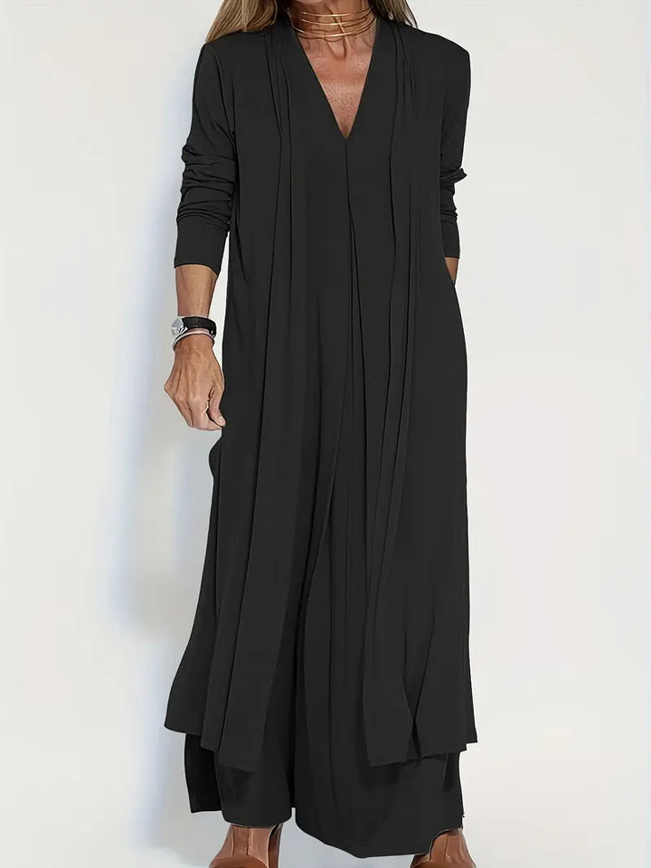 Stylish women's party dress set from Chic Und Stil, ideal for evening events and formal occasions.