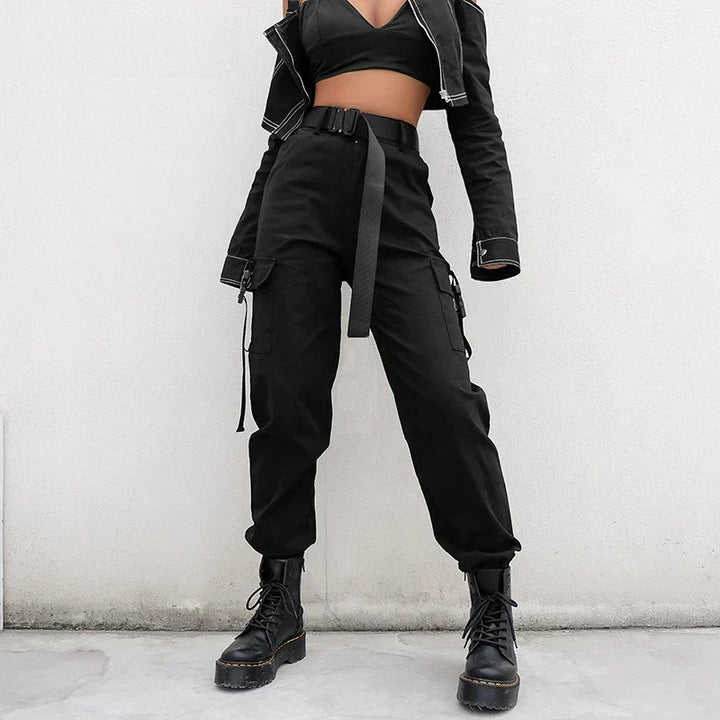 Chic Und Stil women's high waist elastic cargo pants in army green.