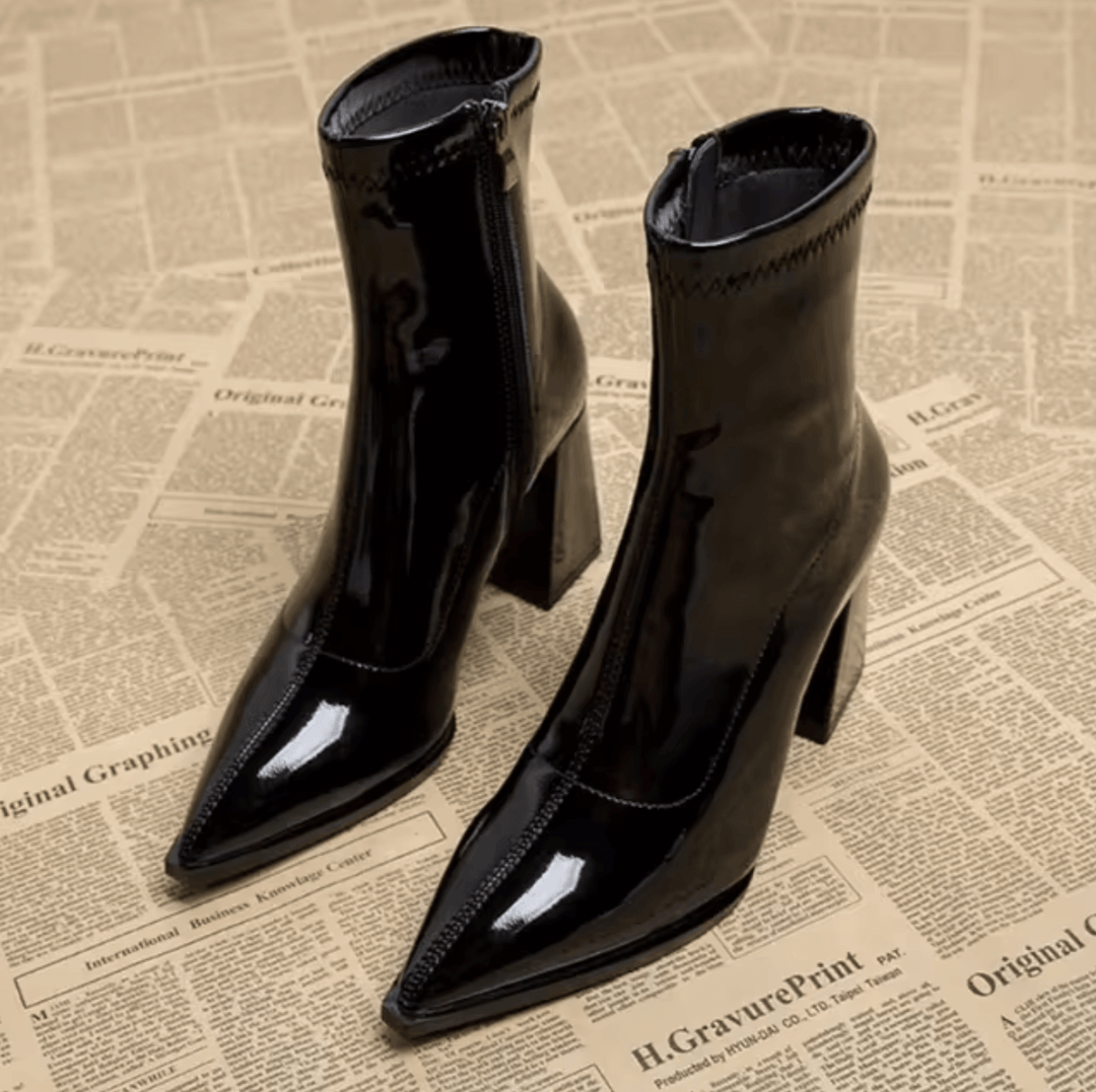 Comfortable ladies ankle boots, a stylish essential for fall & winter. Everyday wear with chic design.