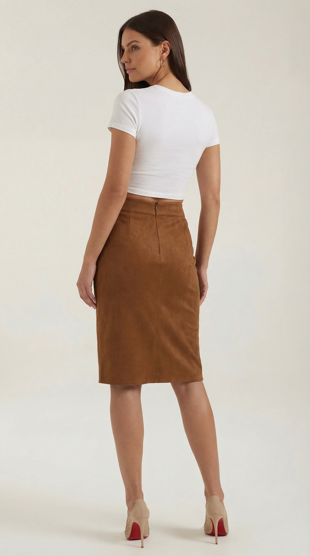 Elegant women's mini skirt, high-waisted, perfect for office or evening wear.