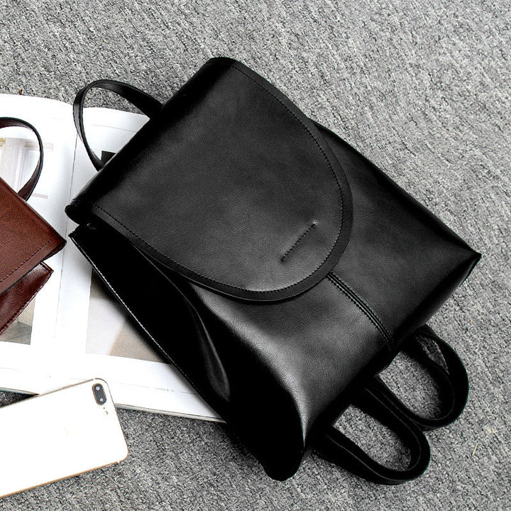 Elegant women's leather backpack, a stylish fashion accessory for any outfit. Chic & comfortable daily bag.