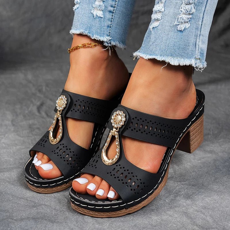 Women's chic orthopedic slip-on sandals. Excellent arch support & comfort for pain relief.
