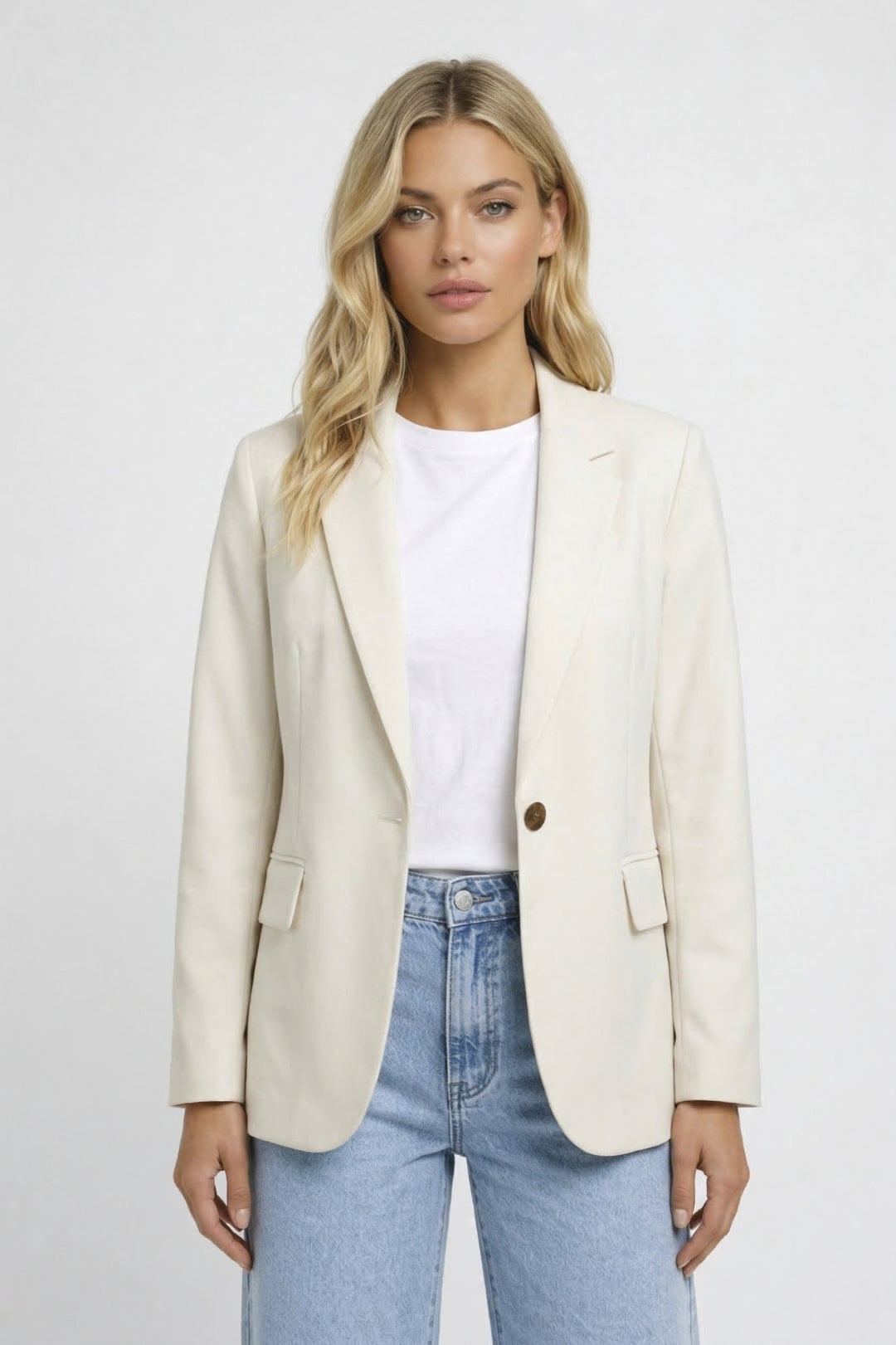 Fashionable women's clothing: tailored single button blazer for a polished look