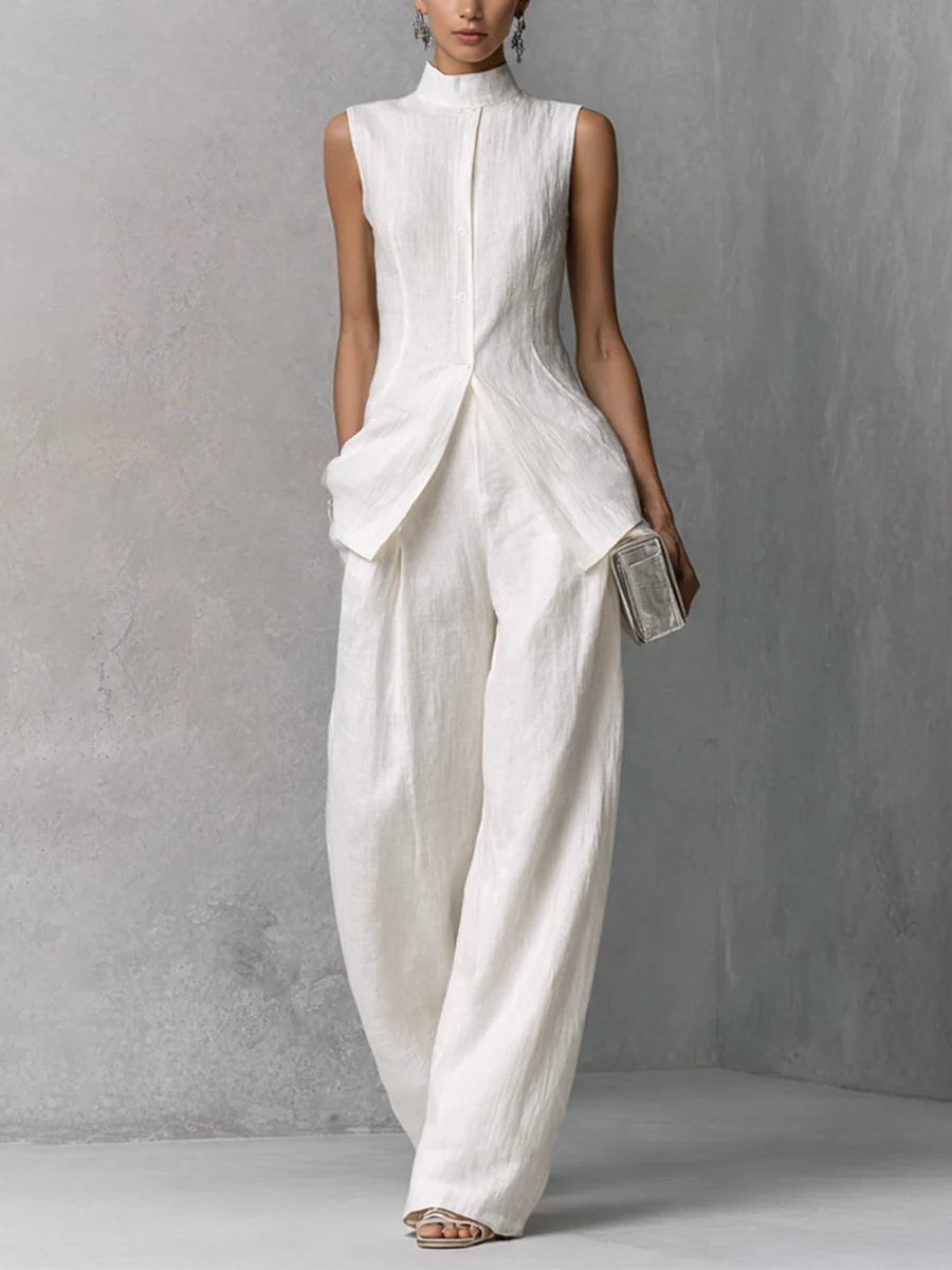 Comfortable women's high-neck sleeveless wide-leg pant set, ideal for travel and summer fashion.