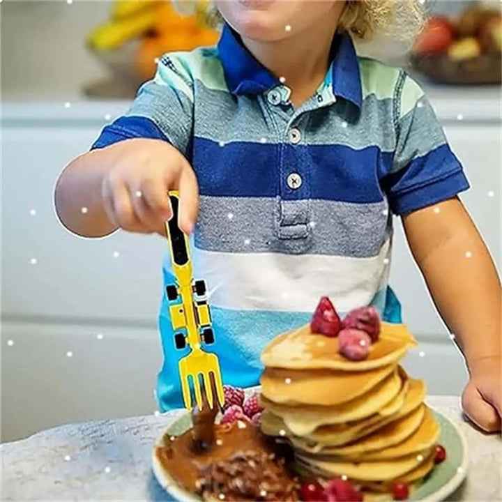 Dinosaur theme kids plate and utensil set, dishwasher safe & durable for daily use.