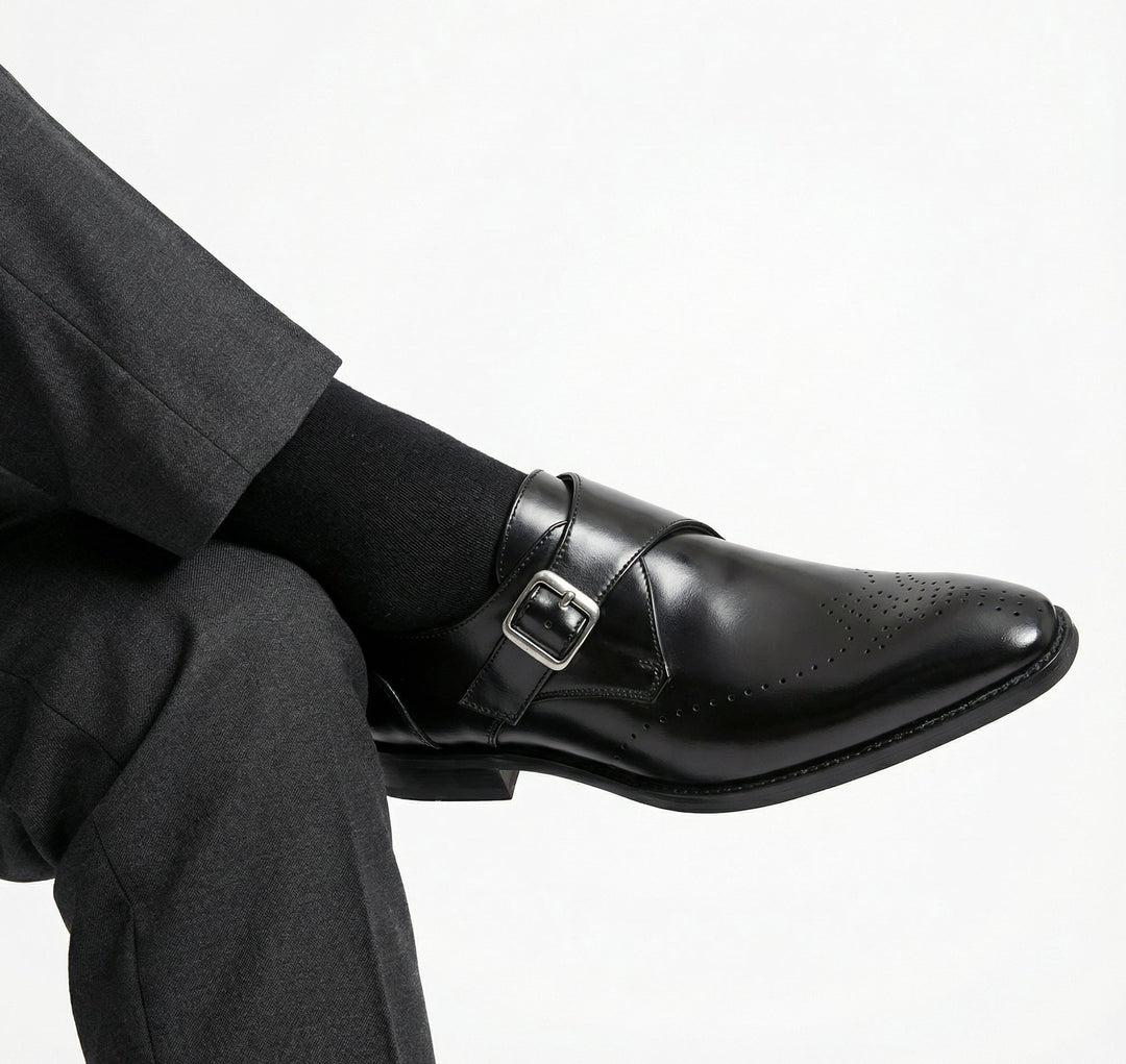Stylish men's black loafers. Italian-inspired slip-on dress shoes, ideal for formal wear & comfort.