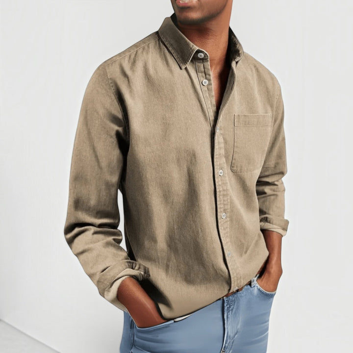 Men's long sleeve oxford shirt, a versatile classic for everyday comfort and sophisticated style.
