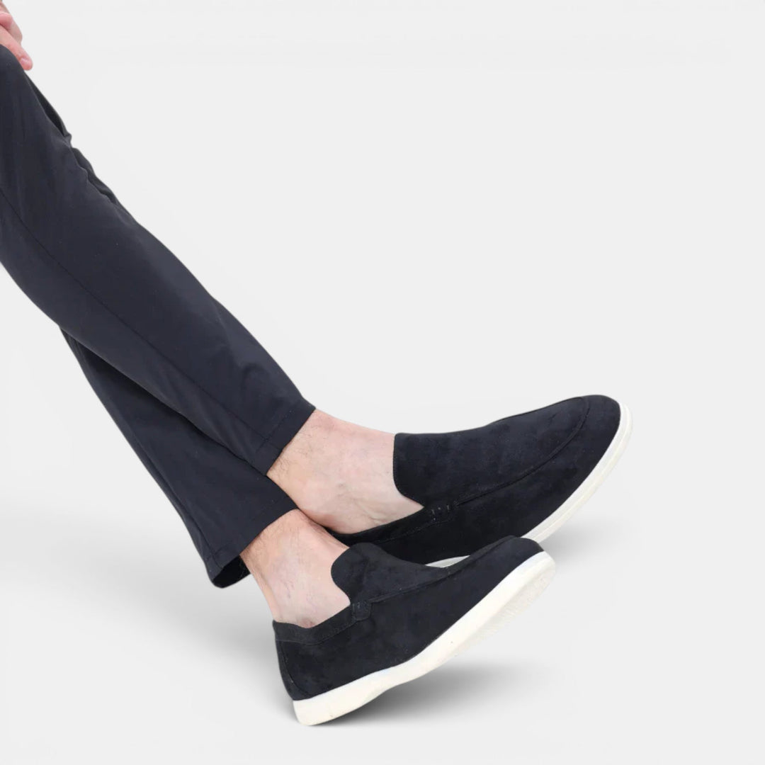 Breathable men's slip-on loafers for warm weather, combining effortless style & comfort.