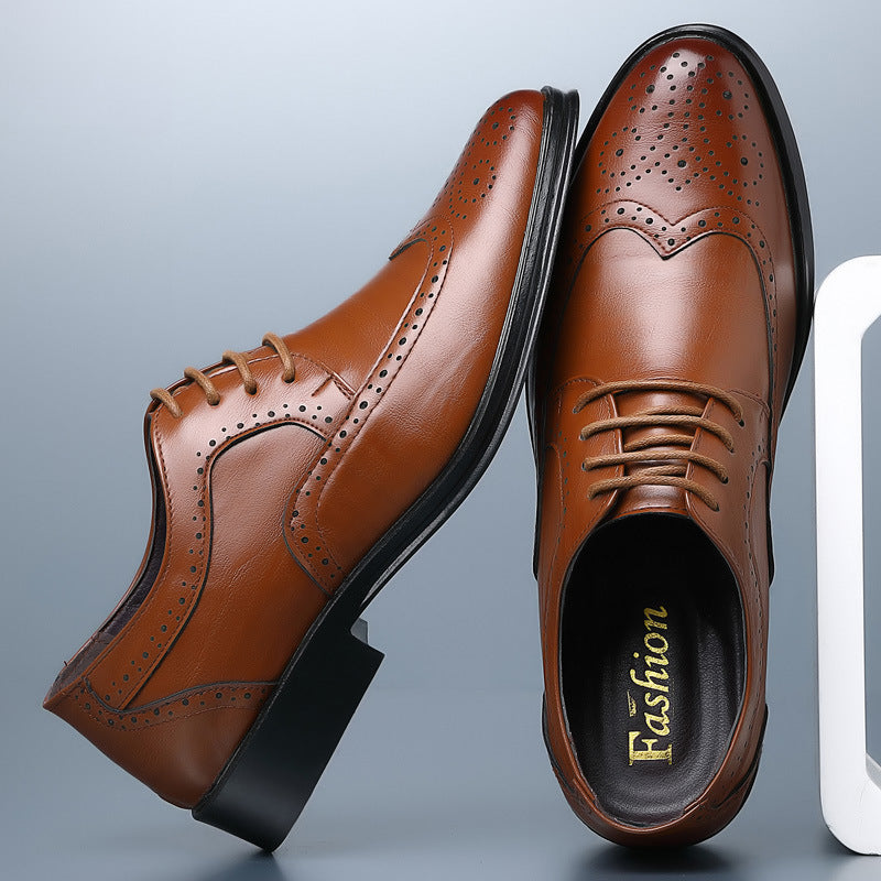 Men's leather Oxford brogues, classic formal dress shoes with wingtip detailing for business and work.