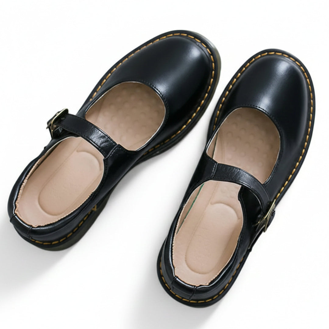 Comfortable women's everyday casual flats. Retro slip-on style with a versatile round toe for leisure.