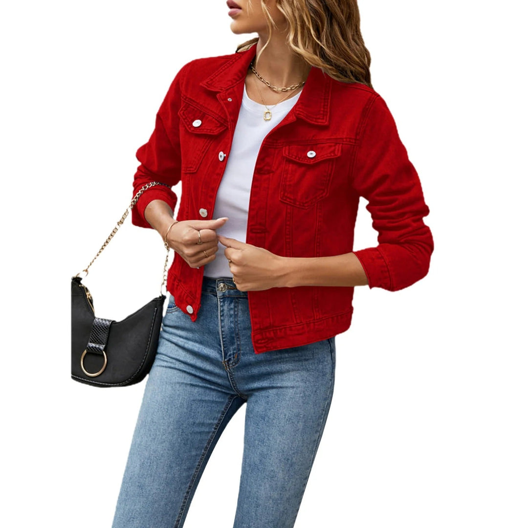 Versatile women's denim outerwear, a must-have piece for casual looks.