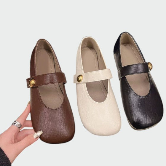 Comfortable women's Mary Jane shoes, featuring a supportive block heel and elegant button strap for versatile style.