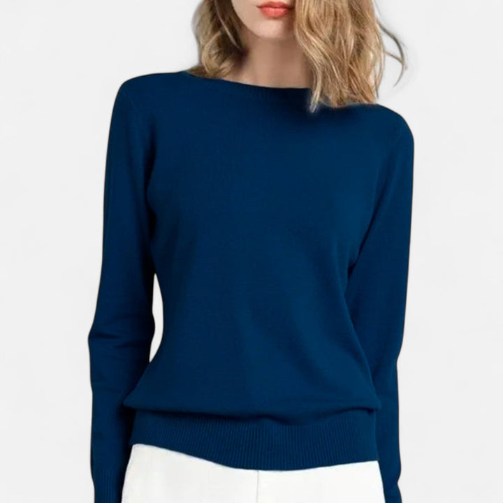 Versatile round neck knitwear for women, a classic style for any occasion.