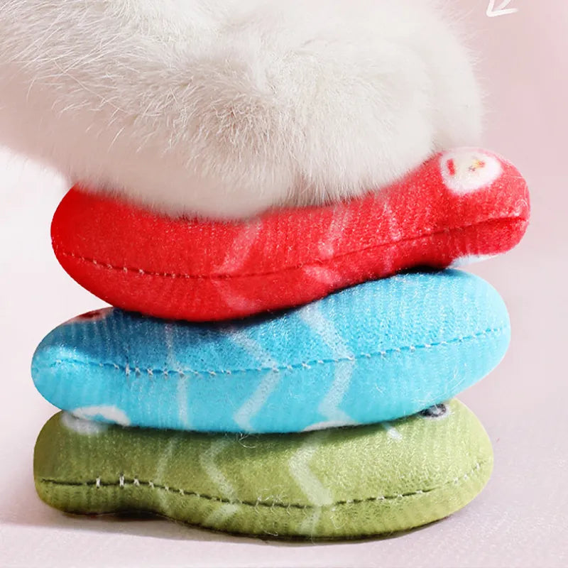 Chewable, interactive fish cat toys for all felines, promoting dental health & joyful pet play.