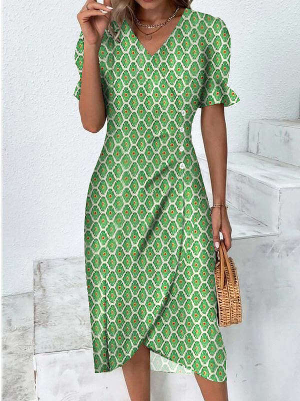 Stylish knee-length sundress for women, a comfortable and essential piece for summer fashion.
