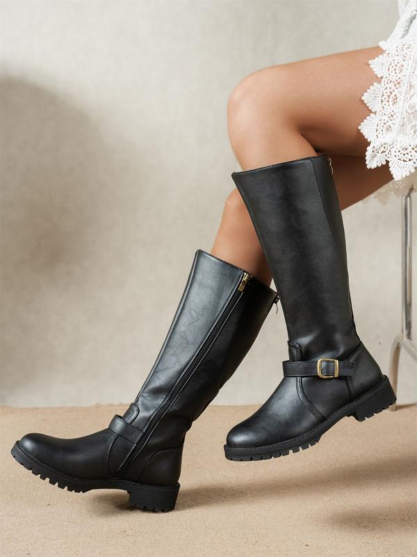 Versatile women's retro low heel boots with a classic style. Comfortable ankle boots for everyday autumn & winter wear.