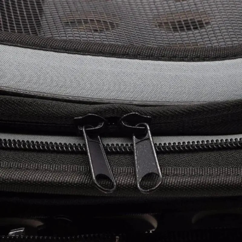 Breathable feline travel bag, keeping your pet cool and relaxed.