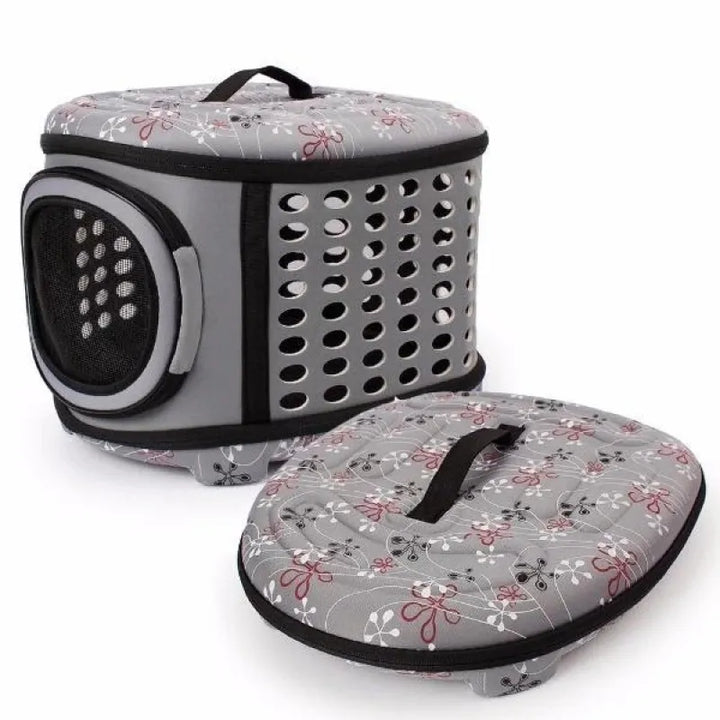 Spacious yet compact cat transport bag for safe and comfortable journeys.