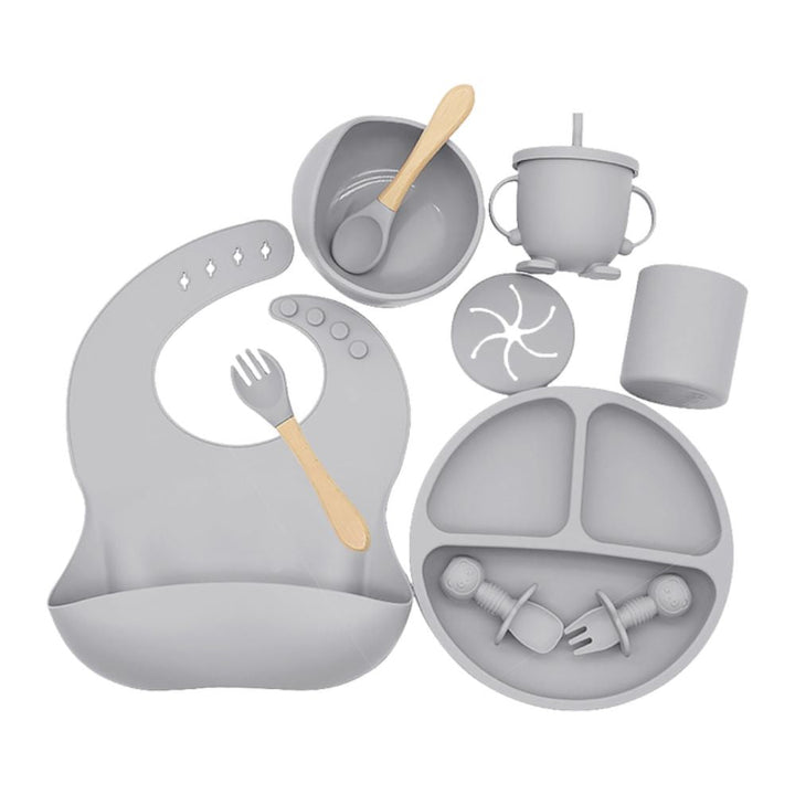 Silicone baby bib with crumb catcher, designed for easy cleaning during meals