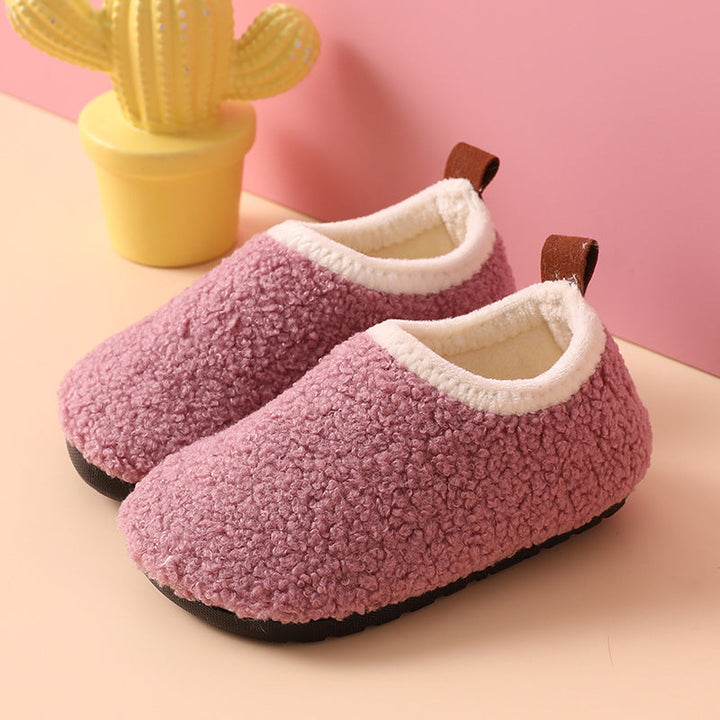 Cozy boys' non-slip indoor slippers for ultimate comfort and warmth.